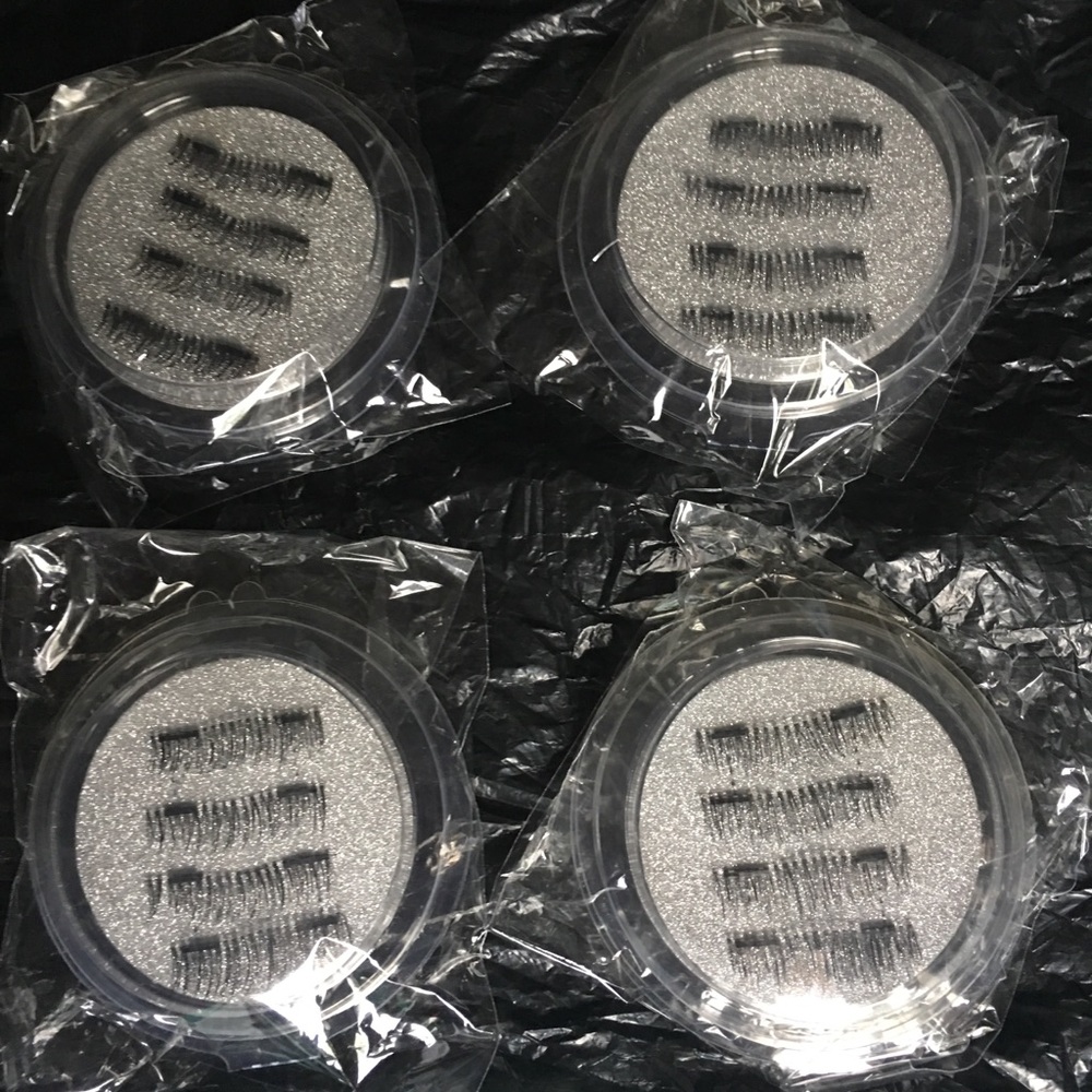 MAGNETIC EYELASHES